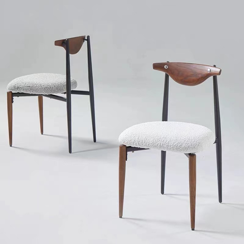 Стул деревянный с белым сидением букле(лофт)