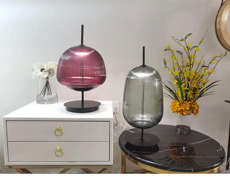 Лампа как вишенка фиолетовая